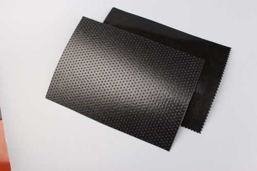 Geomembrana texturada de PE blanco para resistencia química y resistencia a la perforación 267-534N