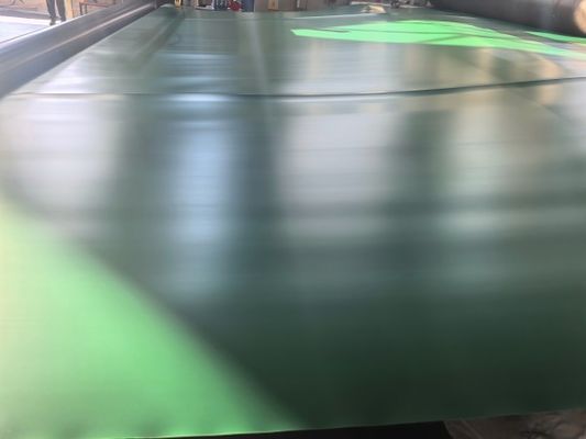 Geomembrana lisa de HDPE negro y verde con estabilidad química y resistencia al envejecimiento