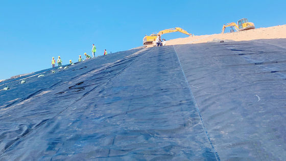 Geomembrana lisa de HDPE resistente a los rayos UV para antienvejecimiento y protección duradera en cualquier entorno