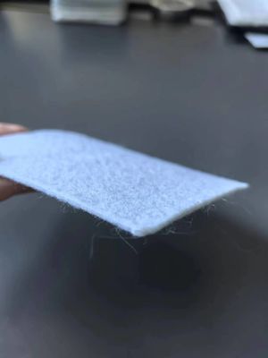 Membrana compuesta de dos telas y una membrana utilizada en proyectos de conservación del agua
