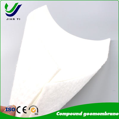0Geomembrana compuesta de entre 2 y 3 mm de grosor para la protección contra filtraciones subterráneas