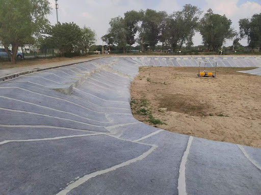 Cubierta de cemento resistente a la corrosión para canales de drenaje industriales - Revestimiento pesado de 4 m de ancho