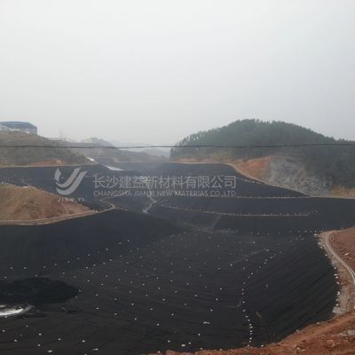 Geomembrana lisa de HDPE resistente al ácido y alcalino, resistente al desgarro para el proyecto de ingeniería anti filtración