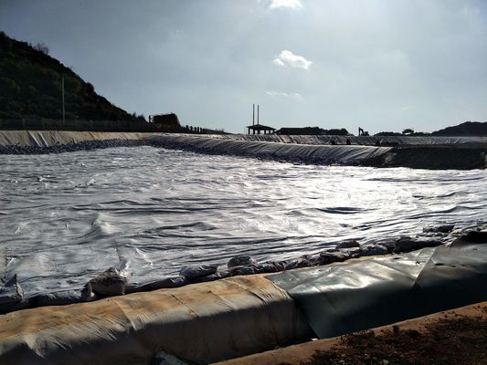 Resistencia química de la geomembrana de polietileno HDPE de alta densidad Prevención de fugas para instalaciones de almacenamiento de relaves