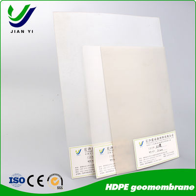Geomembrana de HDPE lisa: Impermeabilidad diseñada para sistemas de barreras críticas