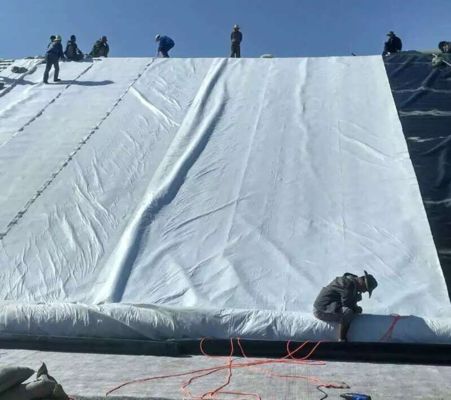 Geotextil de poliéster no tejido resistente a los rayos UV con alta permeabilidad al agua y excelente resistencia a la punción para el control de la erosión del suelo en minas