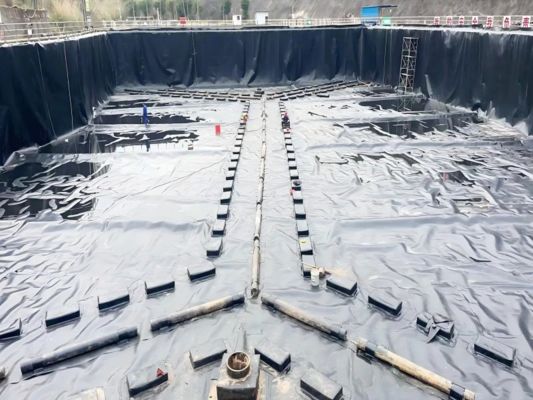1.5mm Thickness HDPE Smooth Geomembrane for Landfill Anti-seepage with 700% Elongation at Break