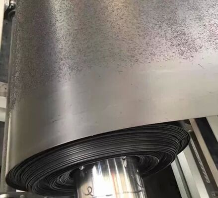 Geomembrana de HDPE de alta resistencia química con soldadura por cuña caliente para proyectos de estanques de ajuste de brillo